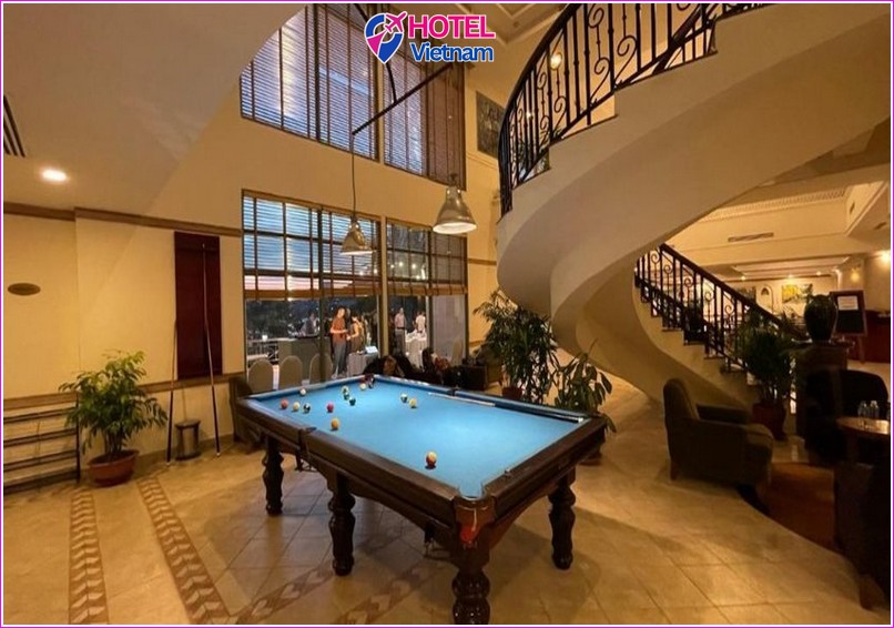 Khách sạn Diamond Westlake Suites Hà Nội